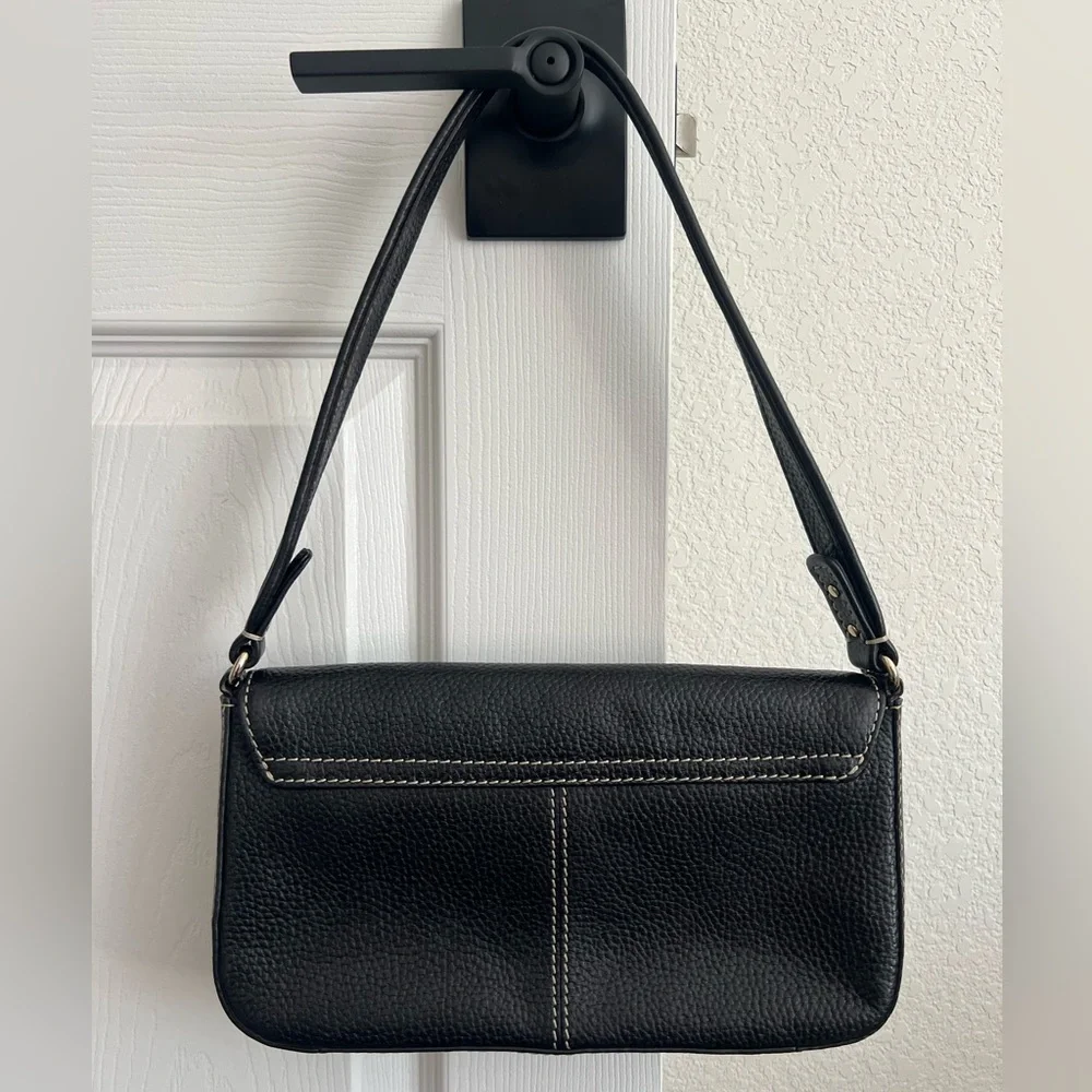 Kate Spade Black Leather Shoulder Bag with Contrast Stitching
